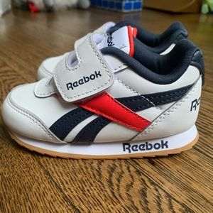 New toddler size 6 sneakers